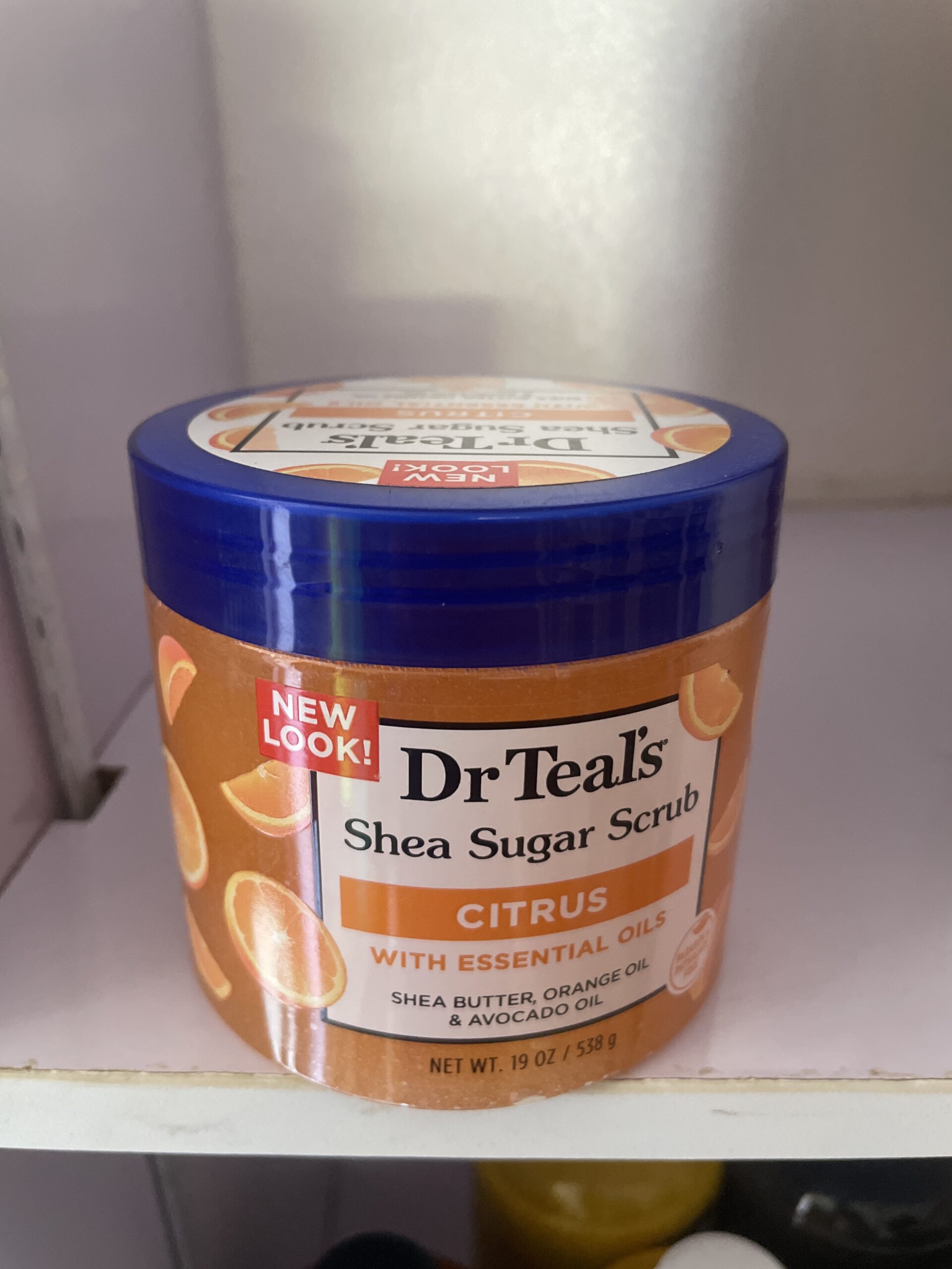 image Dr Teal's Shea Sugar Scrub 538g Citrus - Image 1